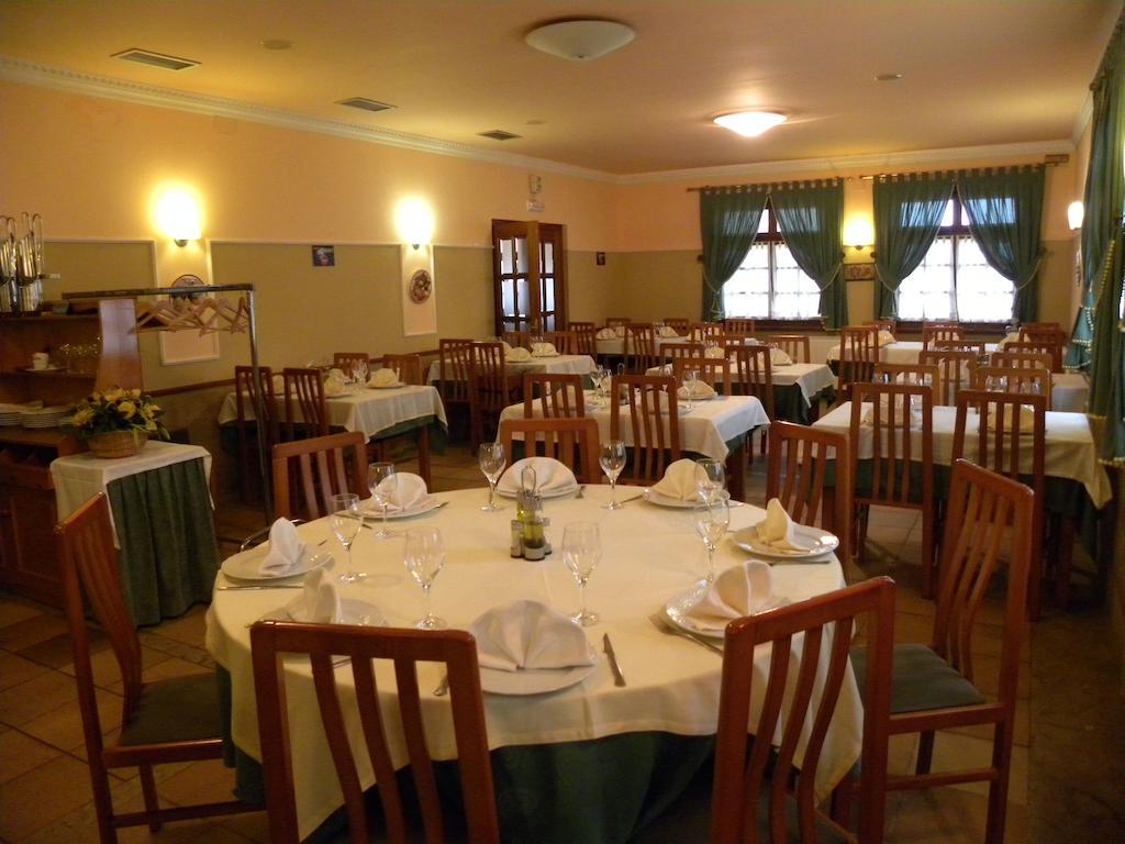 Hotel Restaurante Casa Fernando Ballota Exterior photo